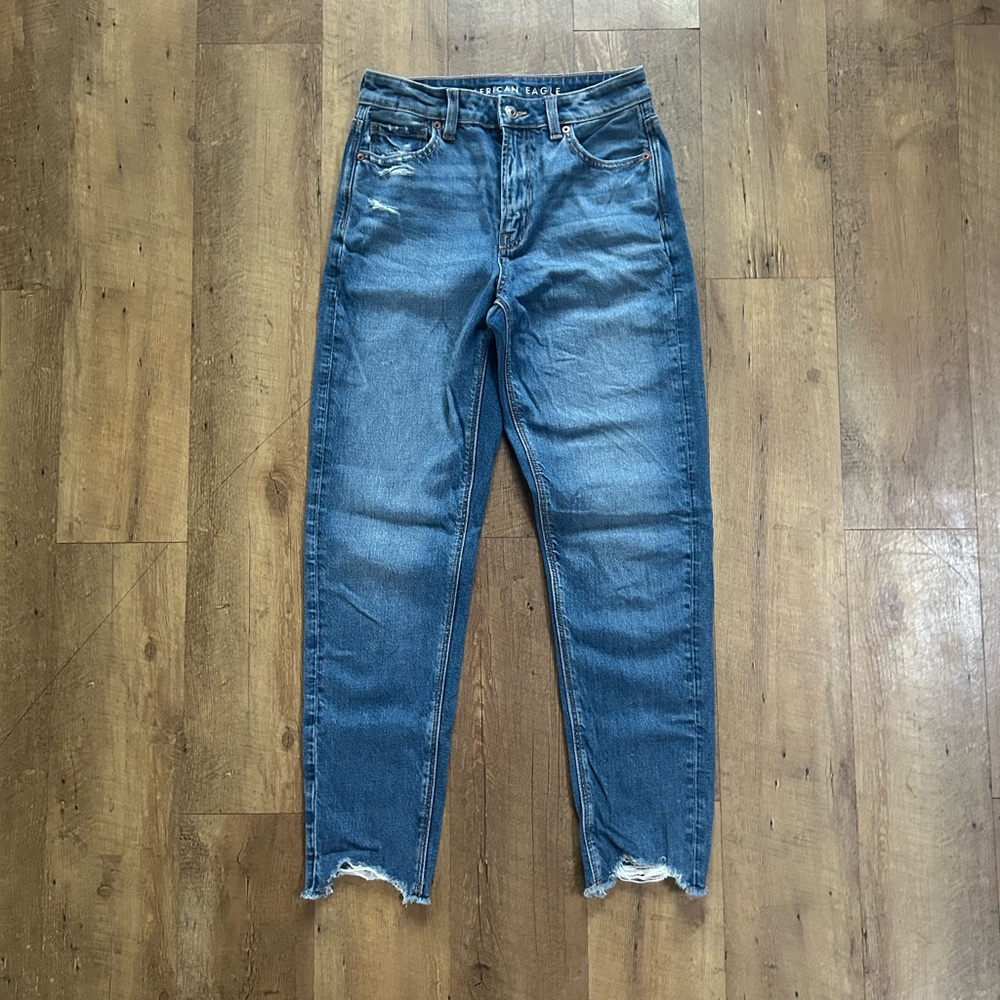 American Eagle Mom Jeans High Rise Distressed Raw Hem Blue Denim Size 2